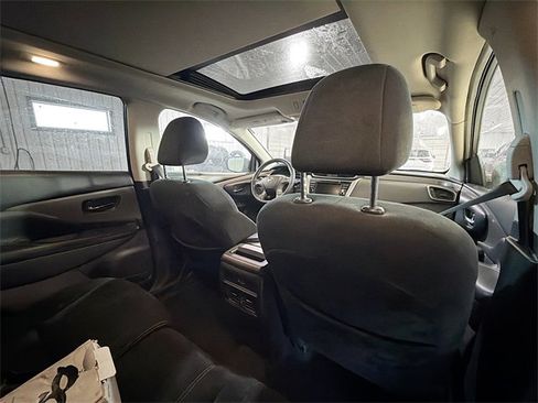 Used 2020 Nissan Murano SV image 11