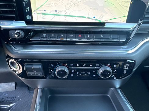 Certified 2025 Chevrolet Silverado 2500 High Country w/ Technology Package image 37