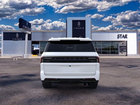 Used 2026 Lincoln Navigator Reserve AWD/4WD image 5