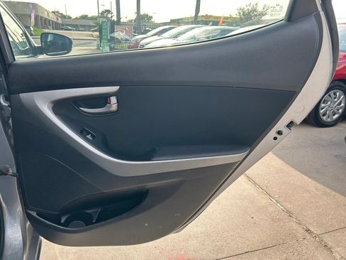Used 2016 Hyundai Elantra Value Edition FWD image 18