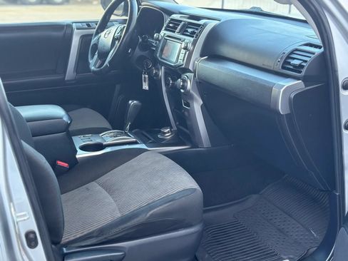 Used 2018 Toyota 4Runner SR5 AWD/4WD image 12