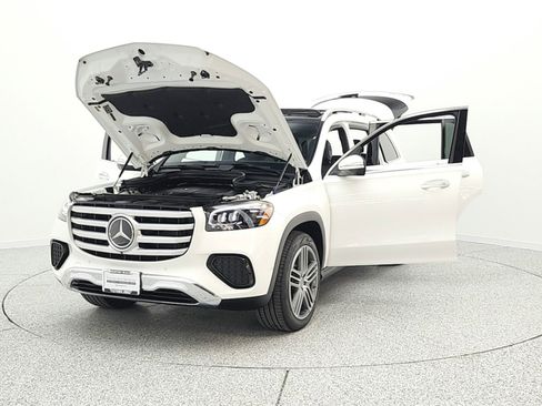 Certified 2025 Mercedes-Benz GLS 450 4MATIC image 32