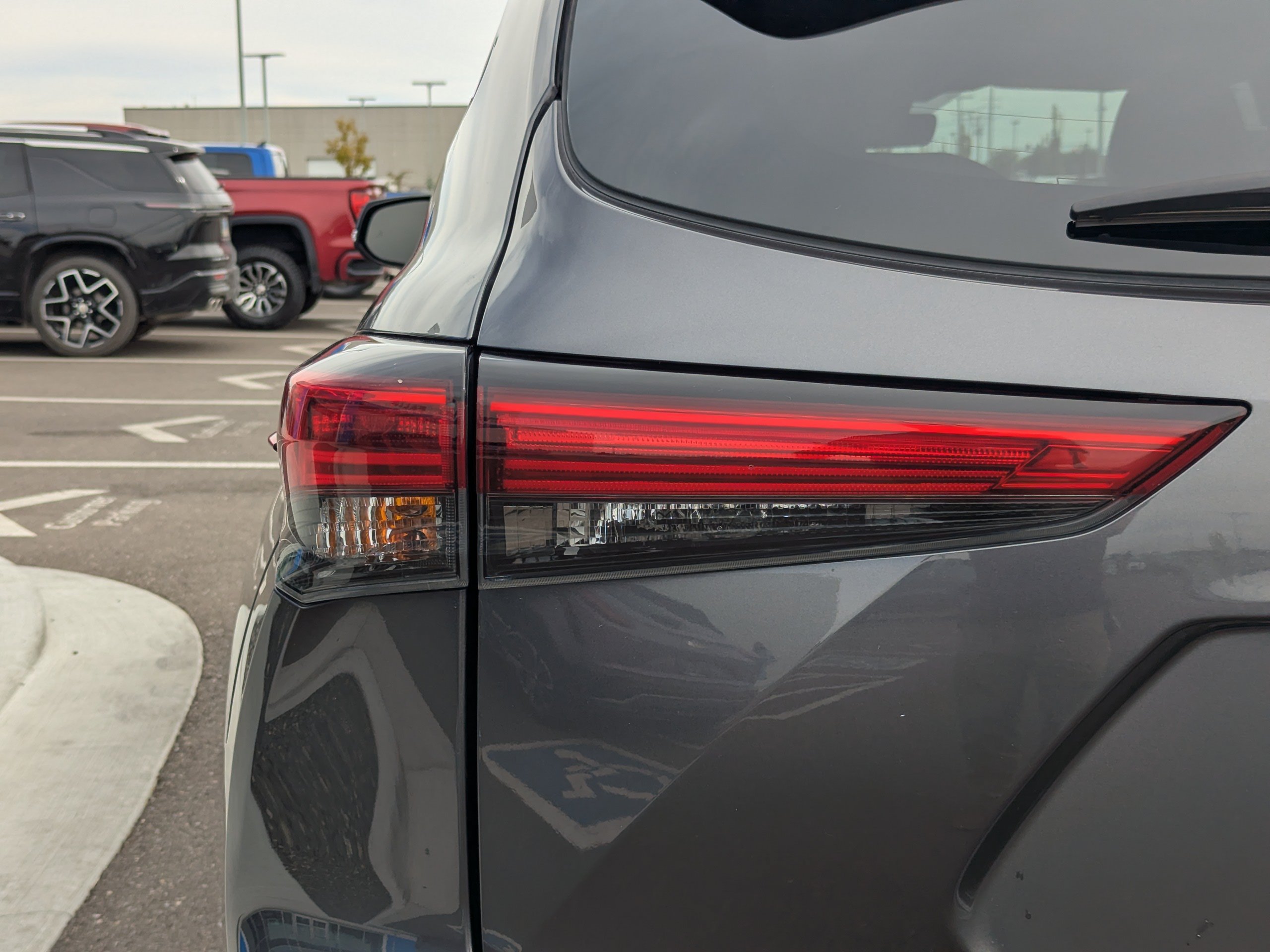 Used 2023 Toyota Highlander Limited AWD/4WD image 44