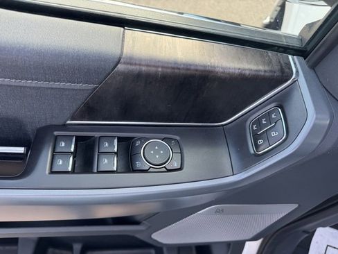 Used 2022 Ford F150 Lariat w/ Equipment Group 502A High image 17