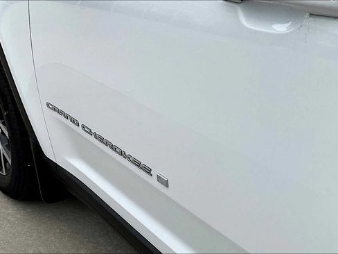 New 2025 Jeep Grand Cherokee L Limited w/ MOPAR Finishing Package image 16