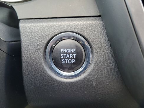 Used 2018 Toyota Camry SE w/ Convenience Package image 30