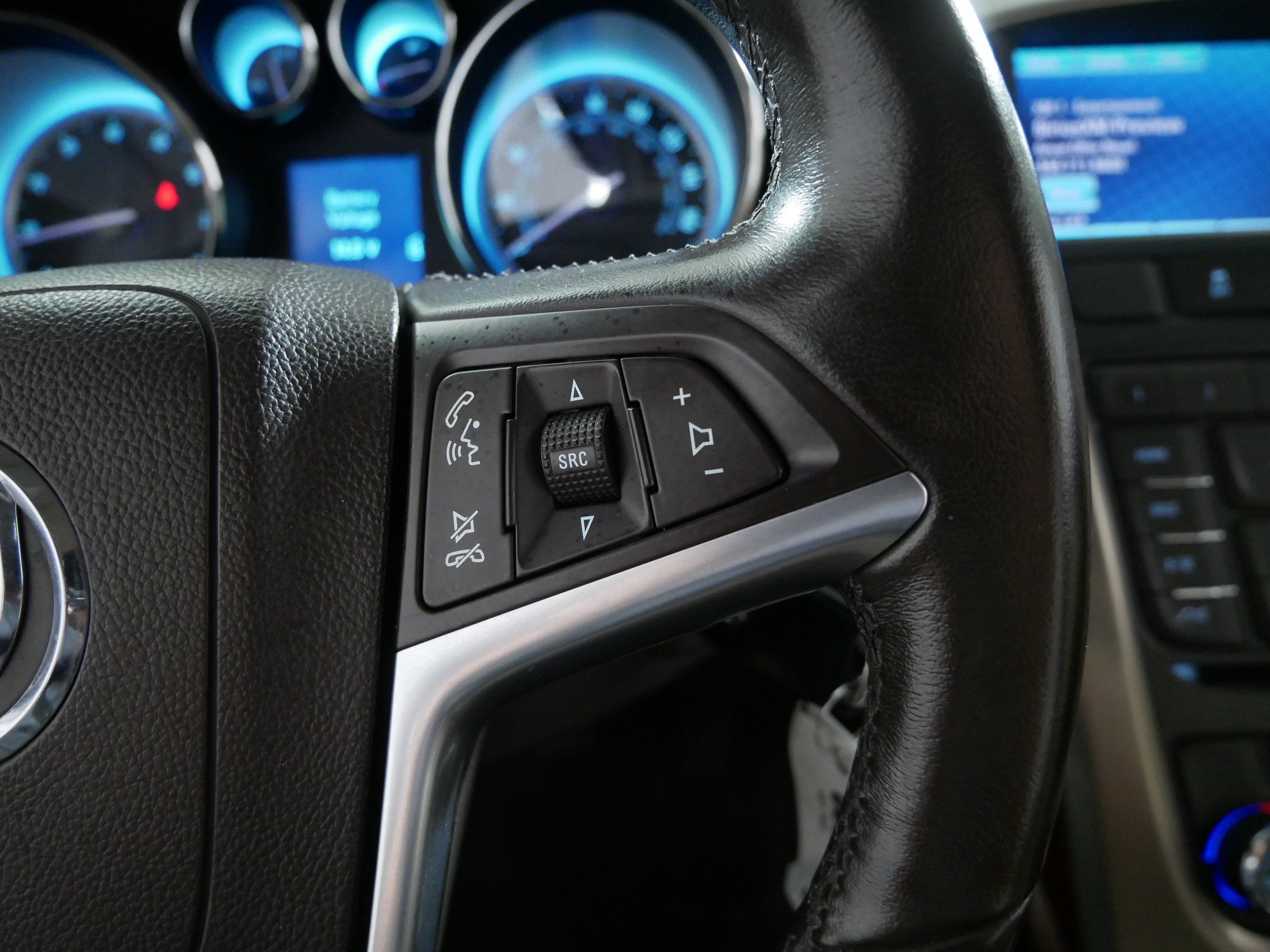 Used 2013 Buick Verano FWD image 28