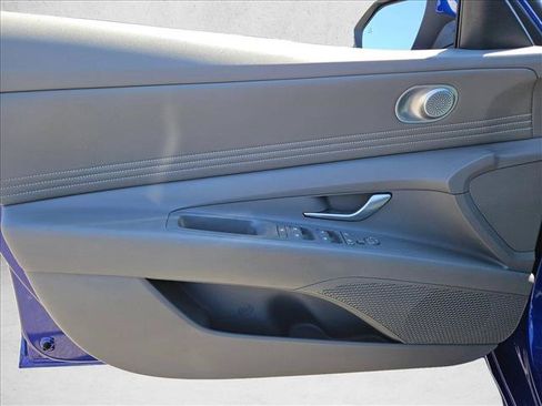 Certified 2023 Hyundai Elantra SEL w/ Convenience Package FWD image 9