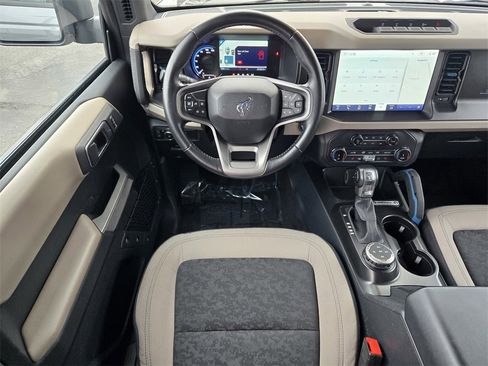 Used 2022 Ford Bronco Wildtrak image 11