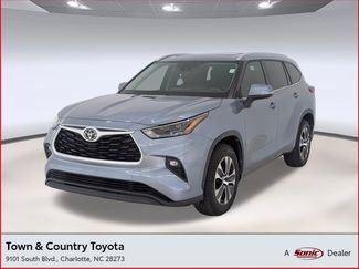 Used 2022 Toyota Highlander XLE video 1