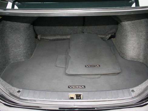 Used 2019 Nissan Versa SV image 23