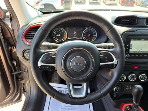 Used 2017 Jeep Renegade Trailhawk AWD/4WD image 32
