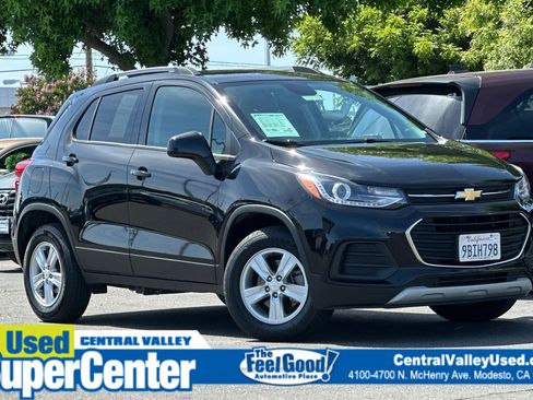 Used 2022 Chevrolet Trax LT w/ Driver Confidence Package AWD/4WD image 1