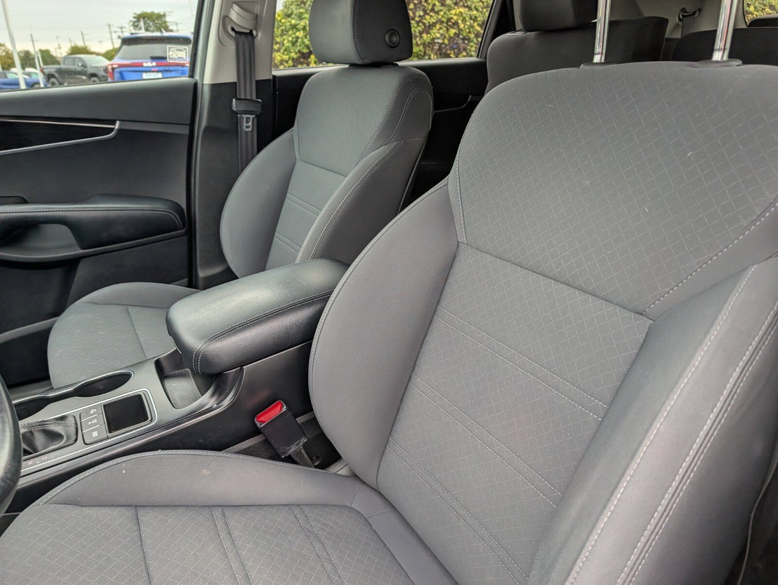 Used 2019 Kia Sorento AWD w/ LX Convenience Package image 17