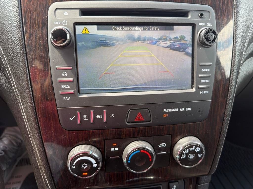 Used 2016 Chevrolet Traverse LT w/ Style and Technology Package FWD image 19