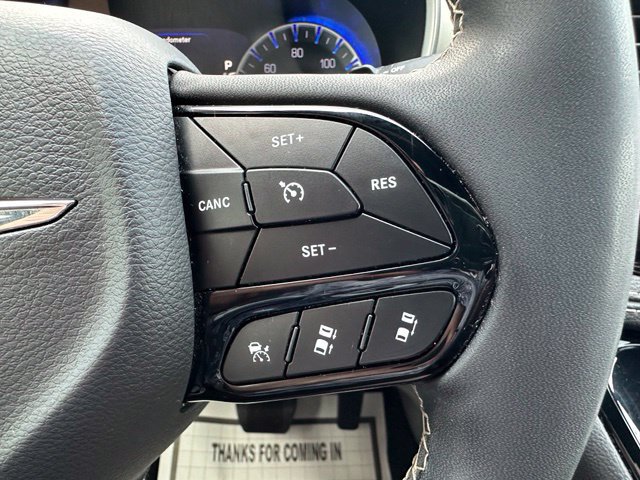 Used 2023 Chrysler Pacifica Touring FWD image 26