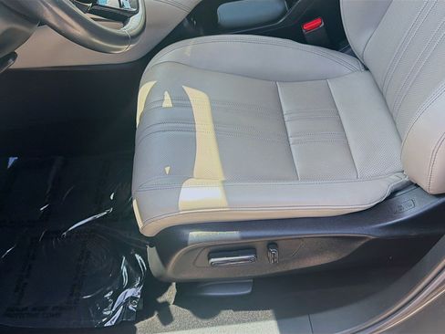Used 2024 Honda HR-V EX-L image 17