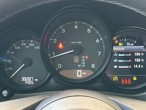 Certified 2023 Porsche Macan AWD/4WD image 25
