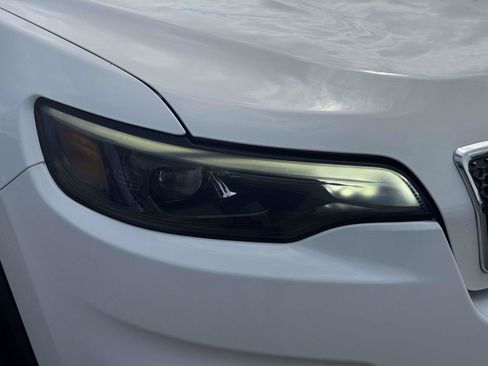 Used 2019 Jeep Cherokee Limited AWD/4WD image 10