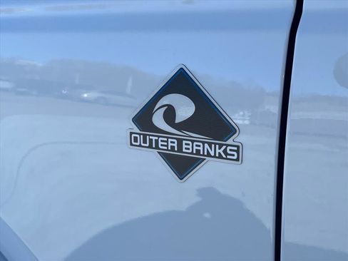 New 2025 Ford Bronco Outer Banks image 18