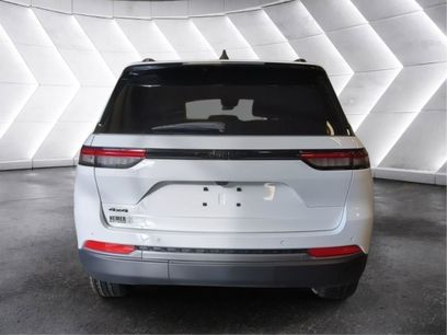 New 2026 Jeep Grand Cherokee Altitude