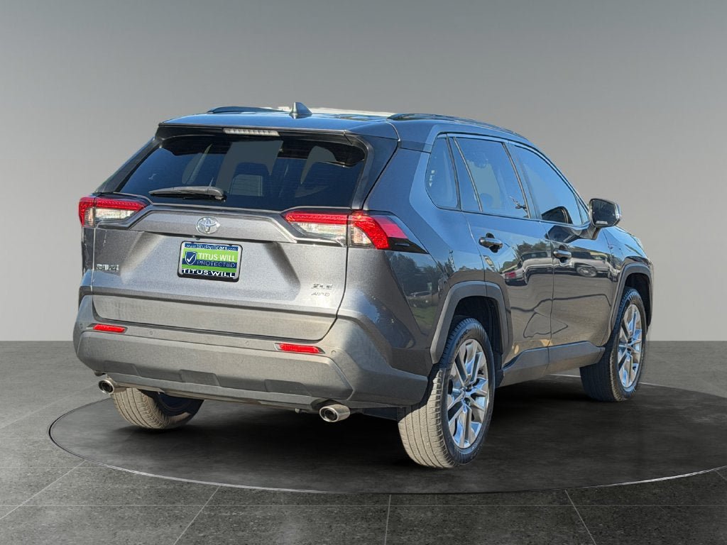 Used 2020 Toyota RAV4 XLE Premium AWD/4WD image 10