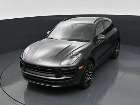New 2026 Porsche Macan AWD/4WD image 30