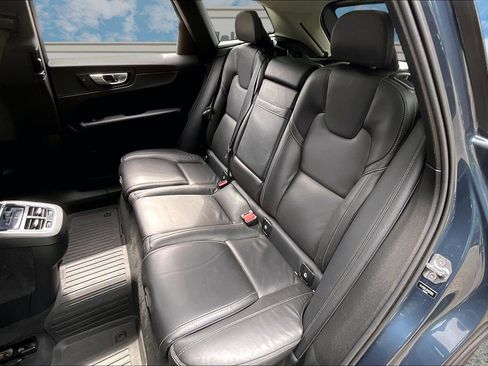 Used 2021 Volvo XC60 T5 Inscription AWD/4WD image 23