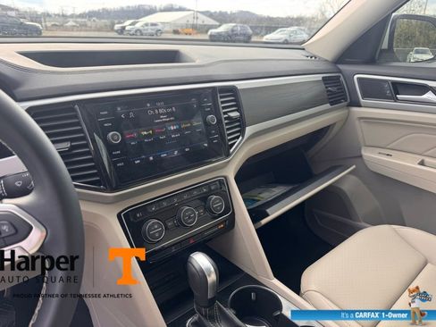Used 2023 Volkswagen Atlas SE w/ Panoramic Sunroof Package image 16