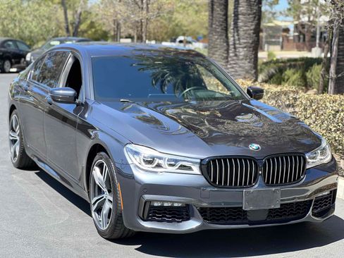 Used 2018 BMW 750i RWD image 22