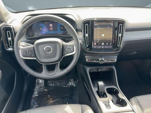 New 2026 Volvo XC40 B5 Core w/ Protection Package image 23