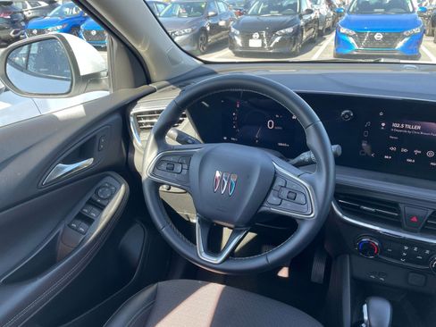 Used 2025 Buick Encore GX Preferred image 32