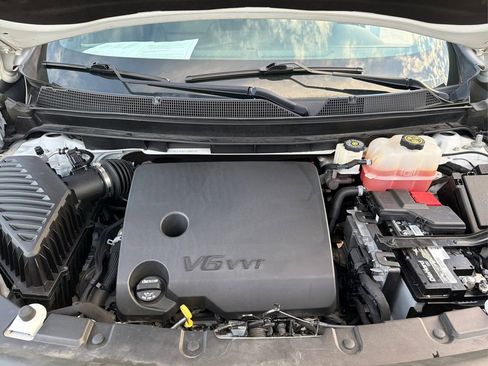 Used 2023 Chevrolet Traverse LT image 12