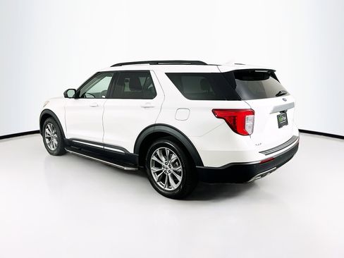 Used 2021 Ford Explorer XLT w/ Equipment Group 202A image 5