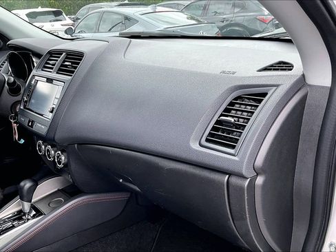 Used 2019 Mitsubishi Outlander Sport ES FWD image 19