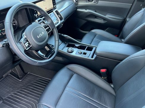Used 2024 Kia Sorento EX image 7