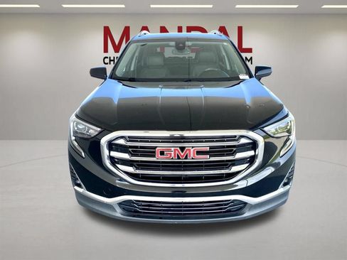 Used 2021 GMC Terrain SLT FWD image 2