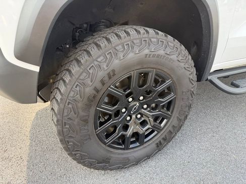 Used 2024 Chevrolet Colorado Trail Boss w/ Technology Package image 11