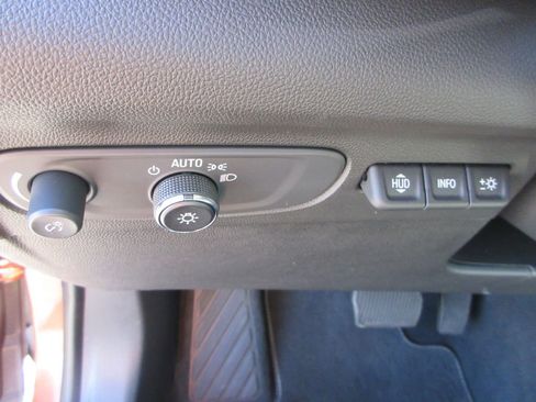 Certified 2022 Buick Envision Essence w/ Technology Package I image 25