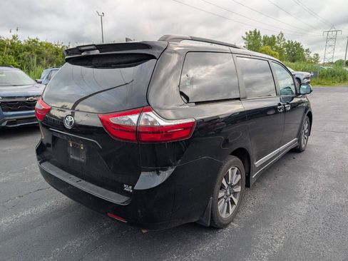 Used 2020 Toyota Sienna XLE w/ XLE Navigation Package AWD/4WD image 7