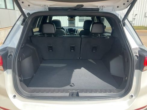 Used 2024 Chevrolet Equinox Premier FWD image 31