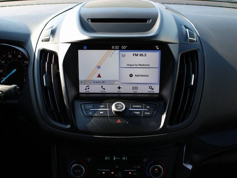 Used 2018 Ford Escape SE w/ SE Sport Appearance Package image 20