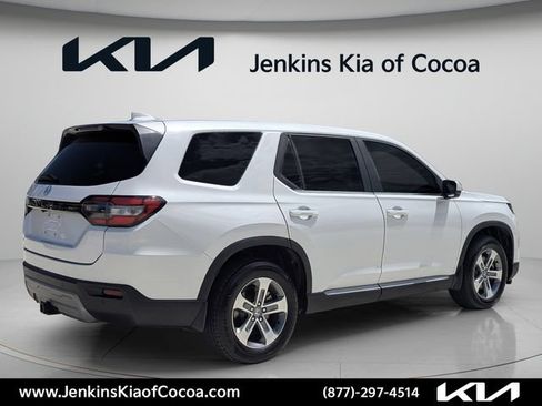 Used 2023 Honda Pilot EX-L image 4