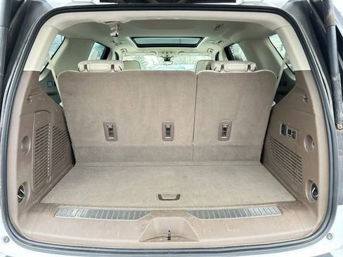 Used 2021 GMC Yukon Denali w/ Denali Premium Package image 18