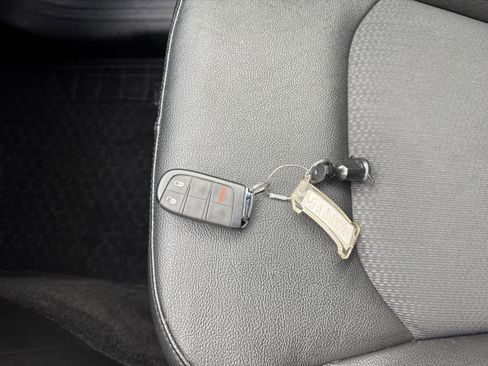 Used 2025 Jeep Compass Trailhawk image 20