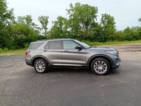 Used 2025 Ford Explorer Active w/ Active Comfort Package AWD/4WD image 4