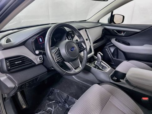 Used 2024 Subaru Outback Premium AWD/4WD image 9