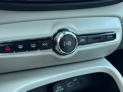 New 2026 Volvo XC40 B5 Plus w/ Protection Package Premier image 20