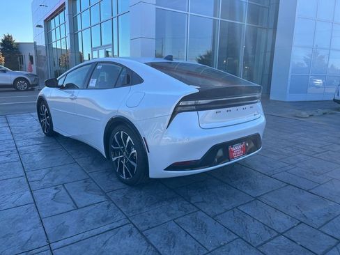 New 2026 Toyota Prius Plug-In Hybrid image 3