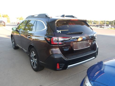 Used 2021 Subaru Outback Touring XT AWD/4WD image 3